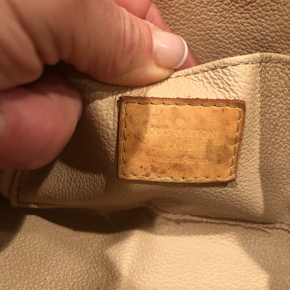 Louis Vuitton cosmetic bag - Picture 5 of 8